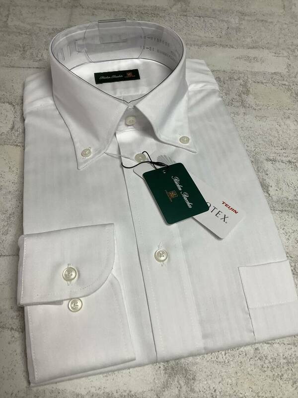 新品未使用　40-84 長袖　Ｌサイズ ★ボタンダウンカッターシャツ★白ビジネス　ドレスシャツ　★上質な形態安定ワイシャツ