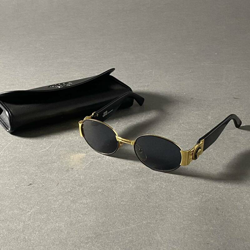 Ce23-2 イタリア製 GIANNI VERSACE ジャンニ ヴェルサーチ サングラス アイウェア メンズ MOD S71 メデューサ レザーケース 眼鏡 ゴールド