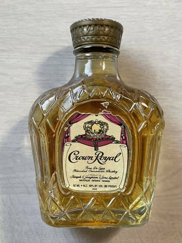 【1円スタート】Crown Royal カナダウィスキー ミニボトル 古酒　未開栓 クラウンロイヤル 50ml 40%