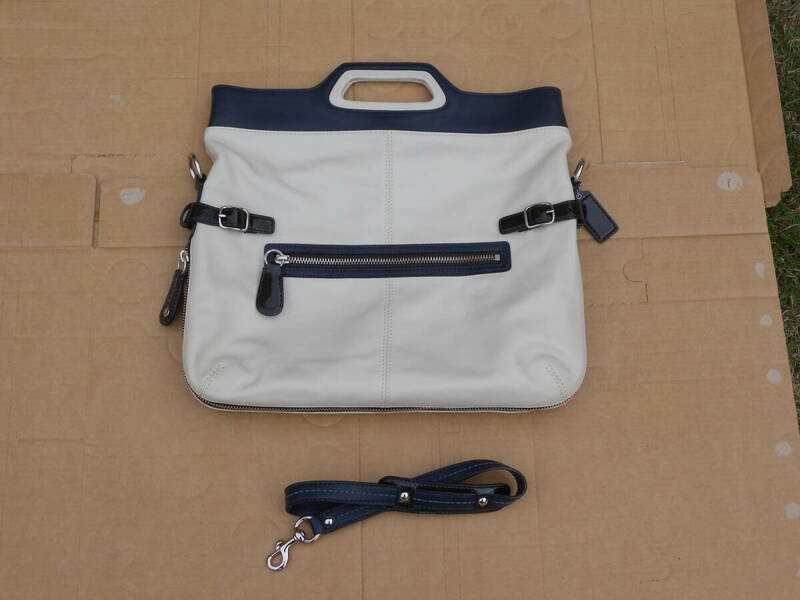 COACH Ivorye/Navy コーチ アイボリー/ネイビー Convertible Foldover レザー ショルダーバッグ M0873-13380