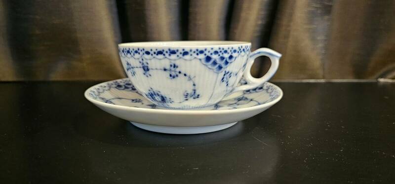 ｈ504ロイヤルコペンハーゲン525-656　カップ＆ソーサー②　Blue Fluted Half Lace Teacup with Saucer