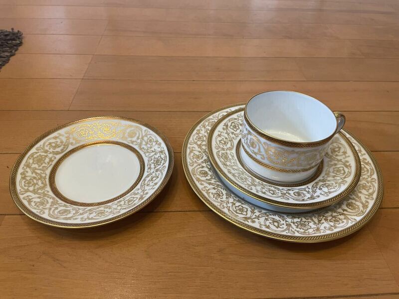 T・BERNARDAUD LIMOGES FRANCE・カップ &ソーサー 2セット・プレート1枚