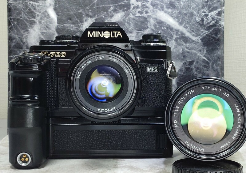 【終活整理】MINOLTA X-700＋MD ROKKOR 50mm f1.7＋135mm f3.5 単焦点2本セット＋モータードライブ1 各動作良好 露出計OK 光学良好 連写OK