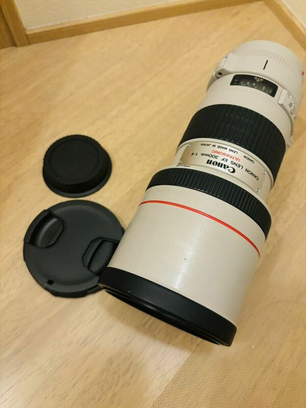 キャノン　Canon lens ef 300mm 1:4 L ULTRASONIC キャップ付き