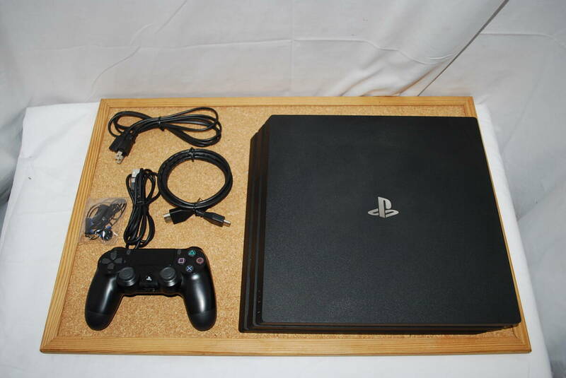 中古品 初期化済み SONY PS4 Pro PlayStation4 Pro CUH-7200B 1TB ブラック プレステ４プロ 箱無し ゲーム機 