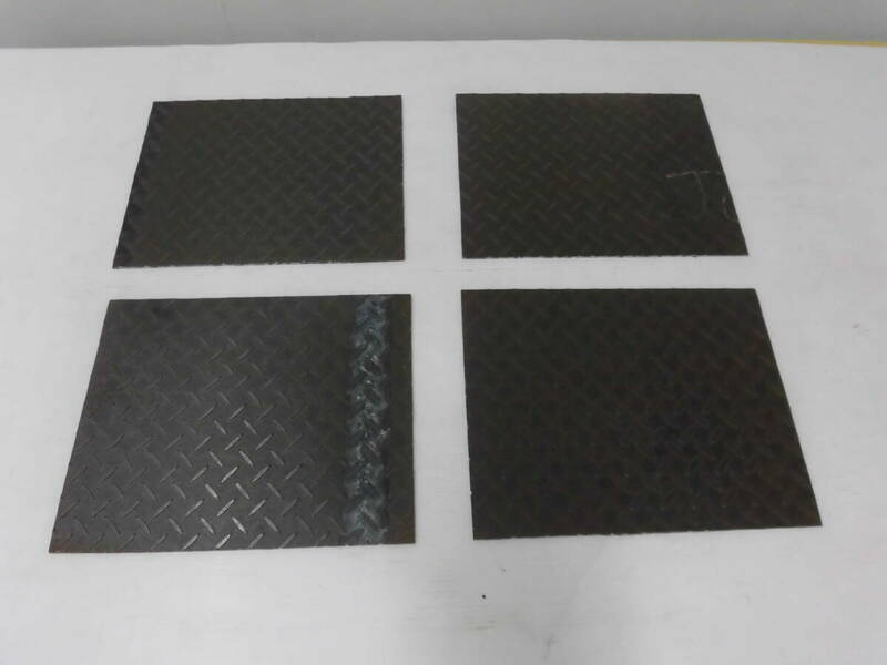 縞板　鉄板　板厚3.2mm　290mm x360 mm 4枚 切材　中古品　切板　溶接材　側溝蓋