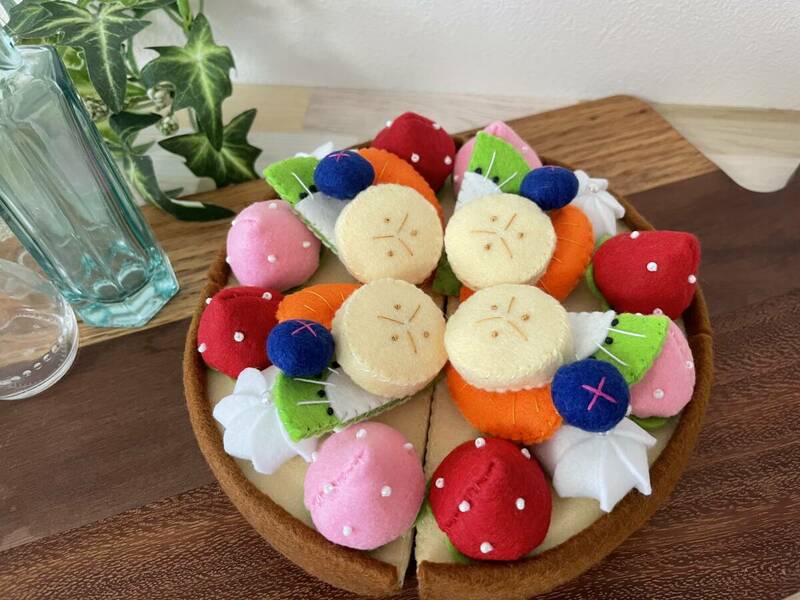 フェルト★ままごと　フルーツいっぱいタルトケーキ