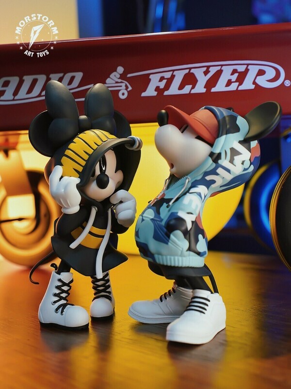 Disney【ミッキー&ミニー 】MORSTORM　100年周年記念　フィギュア　2 体セット