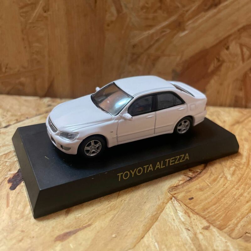 京商 1/64 トヨタ アルテッツァ ホワイト　KYOSHO TOYOTA ALTEZZA ミニカー　202434