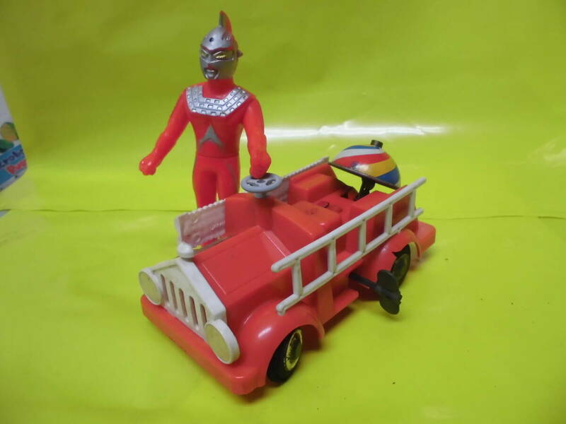 当時物　ウルトラセブン　版権　消防車　ゼンマイ式　マスダヤ　日本製