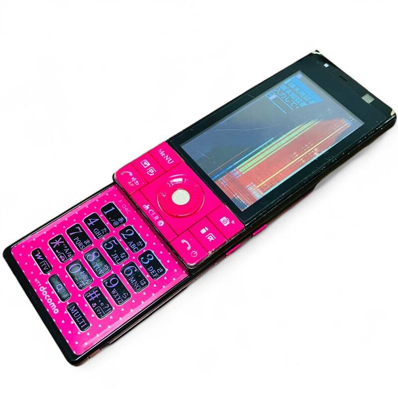 ☆【希少機種】NTTdocomo F-04C CECIL McBEE 小悪魔PINK セシルマクビーコラボケータイ レア　入手困難　廃盤　ガラケー　携帯電話☆