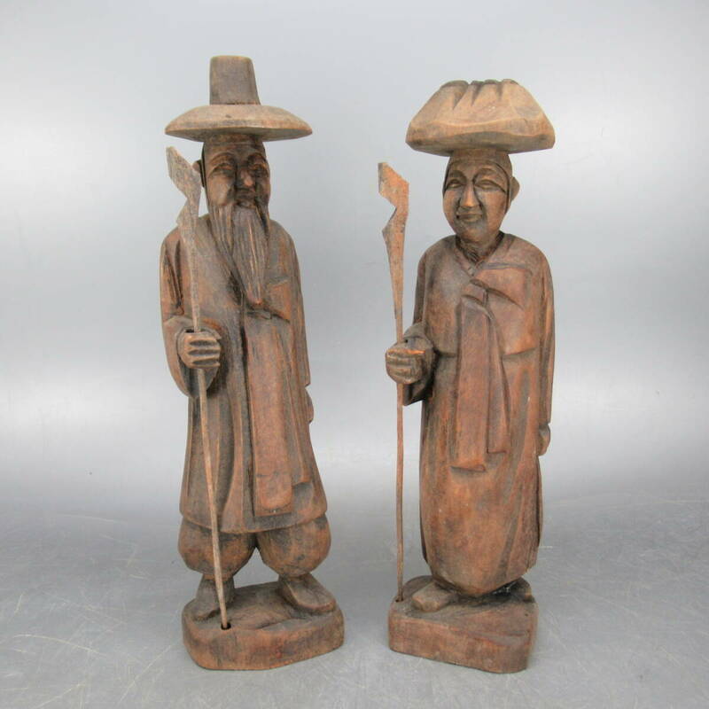 古い朝鮮木彫り人形　 ハラボジ・ハルモニ人形