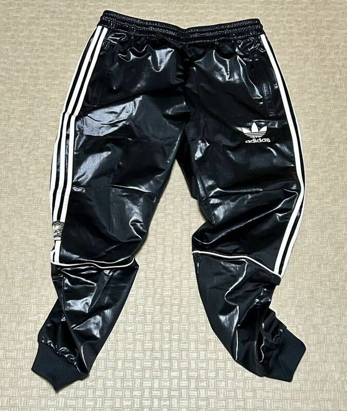 新品・2XL サイズ・adidas・ORIGINALS CHILE 20 Track Pants アディダス オリジナルス サイドライン トラックパンツ ブラック