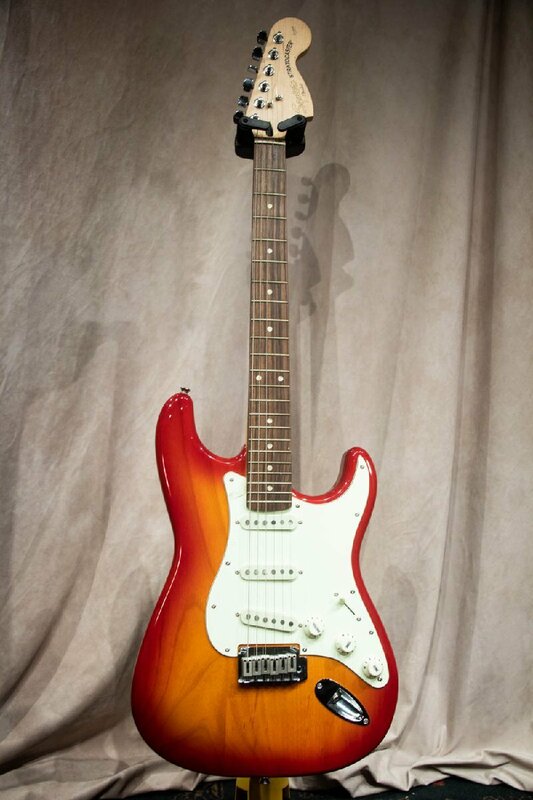 ♪Squier Standard Stratocaster スクワイヤー ストラトキャスター エレキギター ☆D 0527