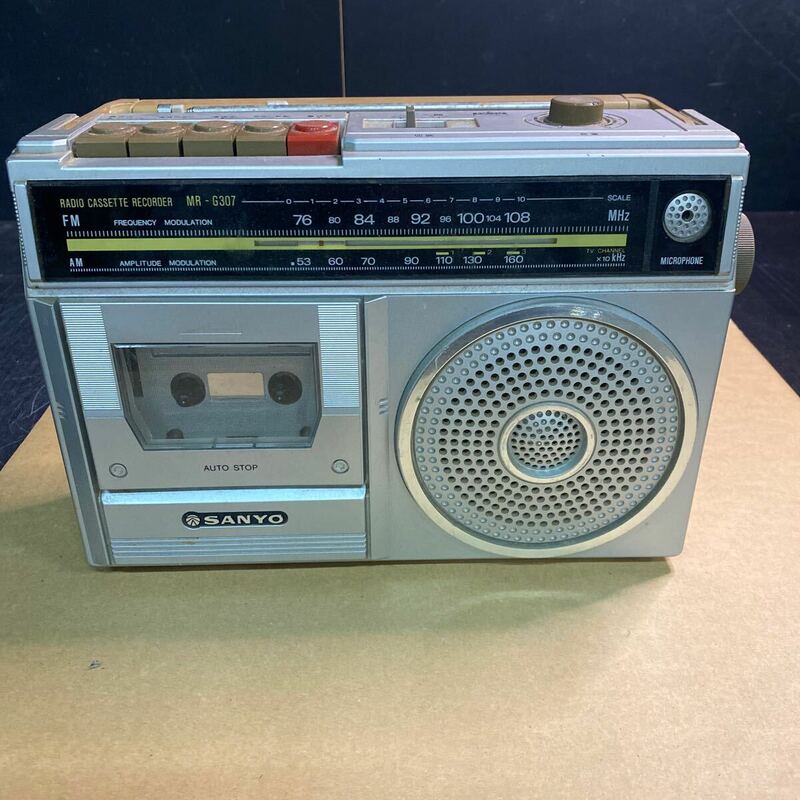129 SANYO サンヨー　ラジオカセットレコーダー　MR-G30 FM AM 昭和レトロ ビンテージ　現状品