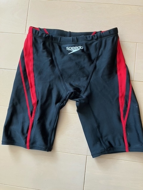 中古☆speed 150サイズ　男児用　競泳　水泳パンツ　赤×黒　finaマーク付