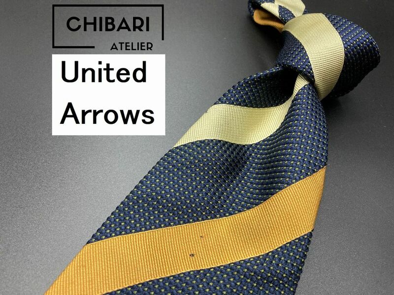 【美品】United Arrows　ユナイテッドアローズ　レジメンタル柄　ネクタイ　3本以上送料無料　ネイビー　0501112
