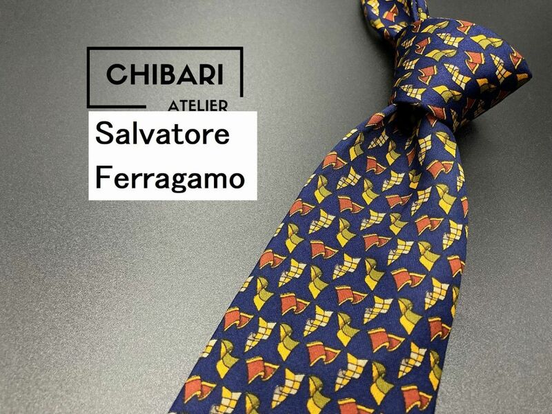 【美品】Salvatore Feragamo　フェラガモ　ネクタイ　3本以上送料無料　ネイビー　0501195