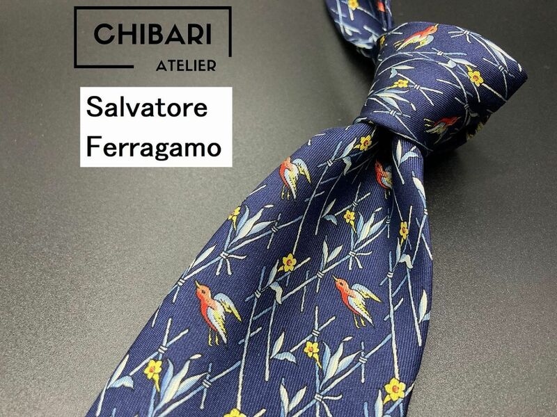 Salvatore Feragamo　フェラガモ　バード柄　ネクタイ　3本以上送料無料　ネイビー　0501138