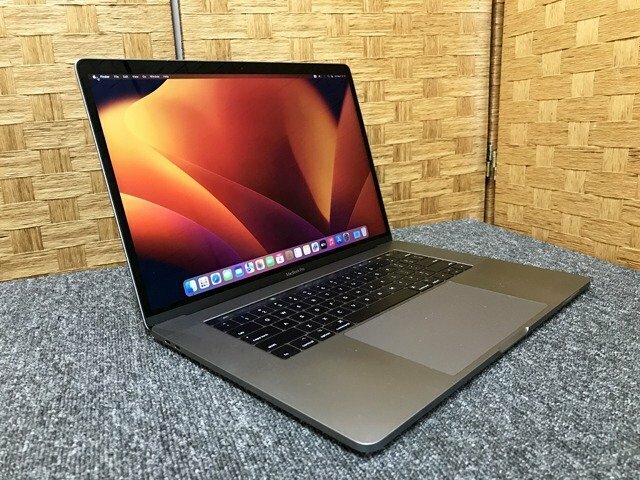 SMK437703相 Apple MacBook Pro A1707 15-inch 2017 Core i7-7820HQ メモリ16GB SSD512GB 直接お渡し歓迎
