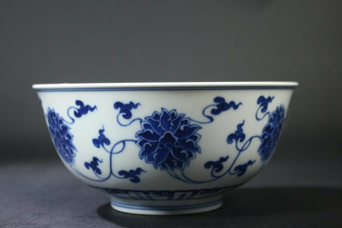 中国 古瓷 収集家の放出品 染付 清代道光青花花卉紋碗