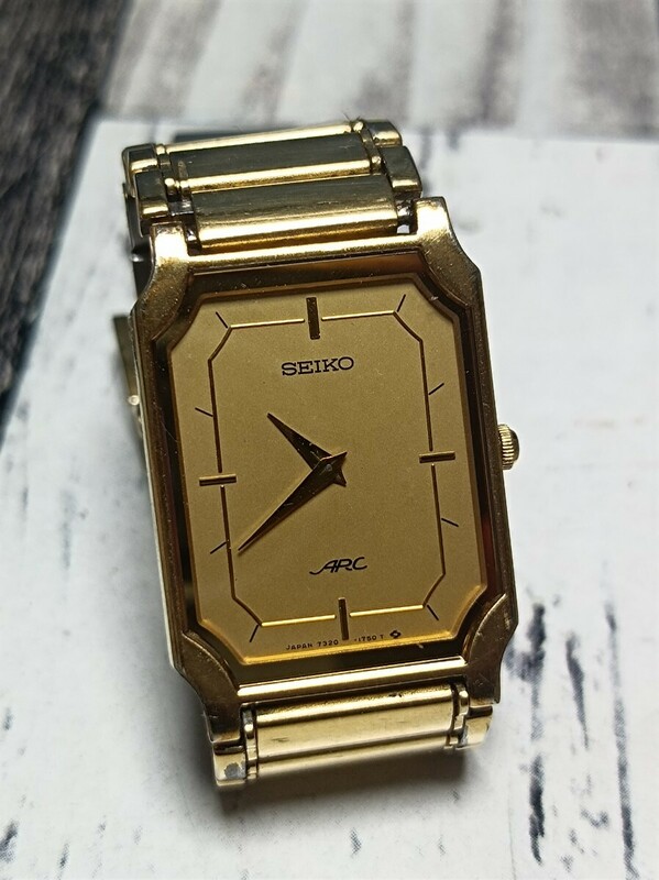 SEIKO 腕時計 稼働 ゴールドカラー