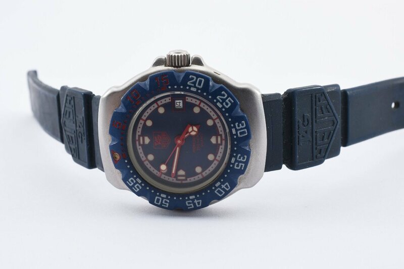 タグホイヤー フォーミュラー1 370.508 デイト ラウンド シルバー クォーツ メンズ 腕時計 TAGHEUER