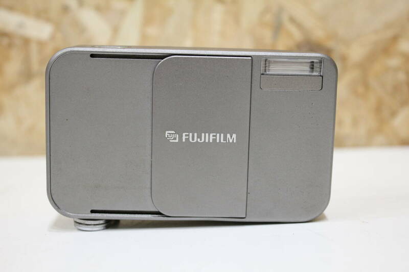TH04294　FUJIFILM　TIARA　コンパクトフィルムカメラ　動作未確認　現状品