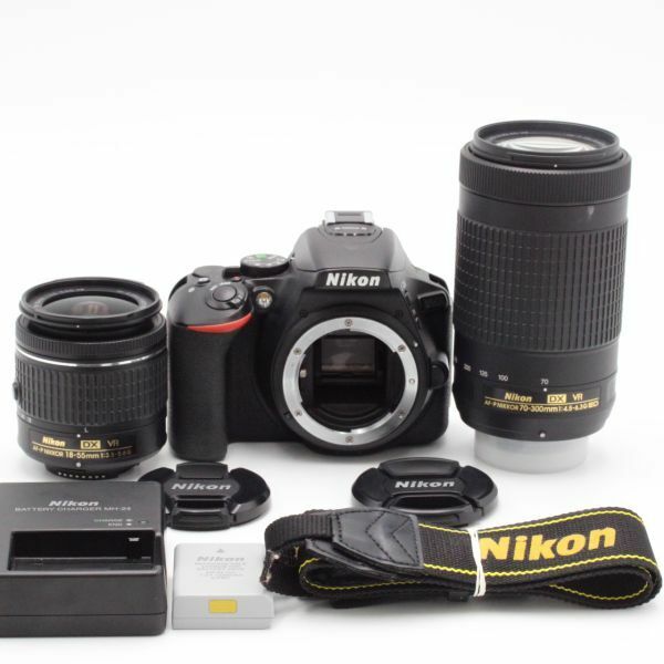 【極上品】 Nikon D5600 ダブルズームキット ニコン #3285