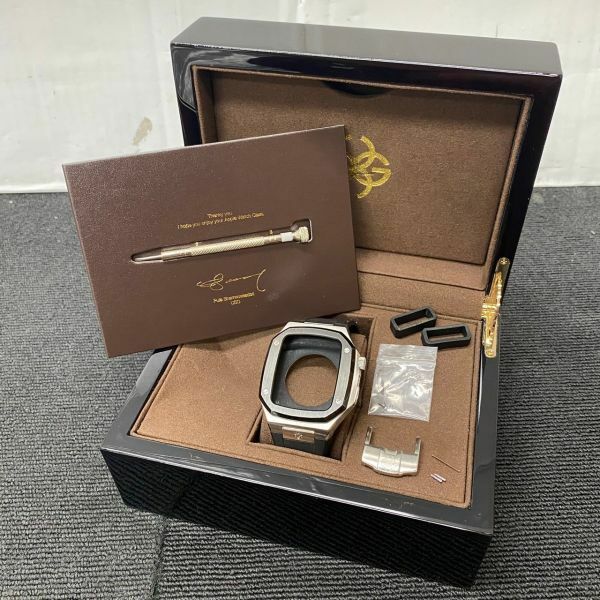 I518-O50-207 GOLDEN CONCEPT ゴールデンコンセプト Apple Watch Case アップルウォッチケース SP-44 シルバー× ブラック/箱付 ⑤