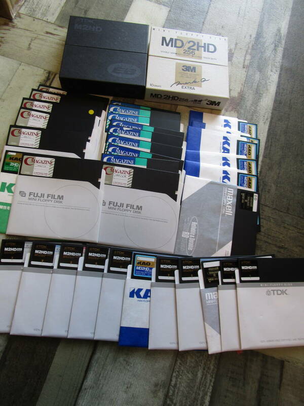 フロッピーディスク　2HD　2D　13.3ｘ13.3㎝　5インチ　34枚　現状品　PC98　クラフトシート梱包　(258GG