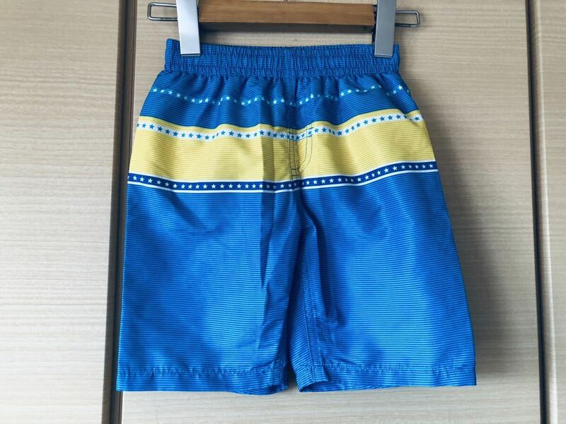 ☆新品　未着用　水着　海水パンツ　ハーフパンツ　110☆