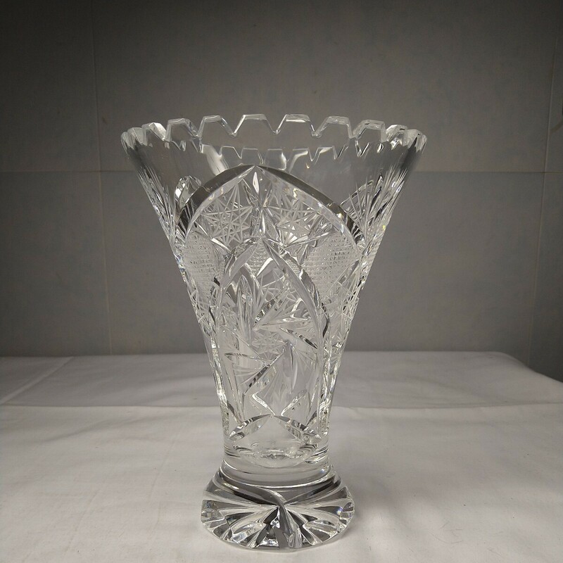 a-1501◆ボヘミア クリスタルガラス 花瓶 花器 フラワーベース 高さ18cm 重さ1.1kg◆状態は画像で確認してください。