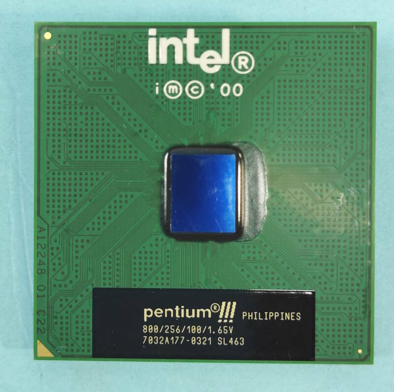 【値下げ】Intel PentiumⅢ(Socket370) 　800/256/100/1.65V　7032A177-0321 SL463