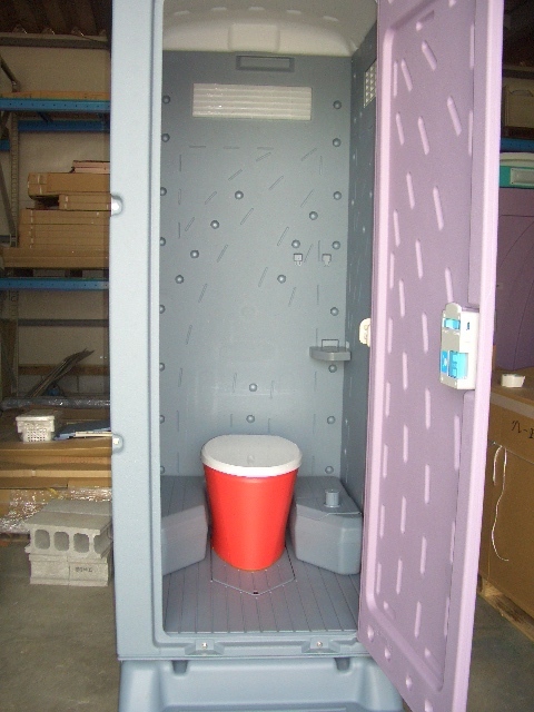 新品仮設トイレ(フットポンプ型軽水洗洋式便槽付）☆期間限定！地域限定、格安価格！