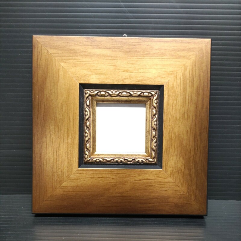 額縁 正方形　６センチ　ＭＤＦ製　ゴールド面金　水彩画・デッサン画に　アートフレーム