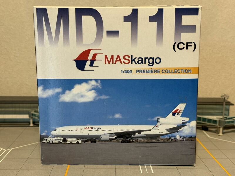 DRAGON MAS Kargo MD-11CF 1/400