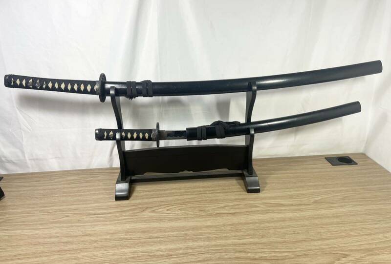 模造刀 2本揃い 刀置き 模擬刀 詳細不明 ■FR2399