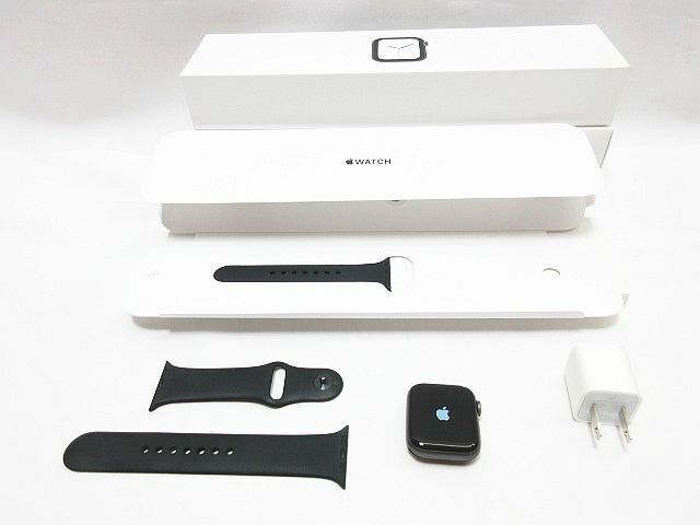 Apple Watch GPS Series 4 アップルウォッチ MU662J/A A1977 スペースグレイ 黒 スポーツバンド 40mm アクティベーションロック解除済