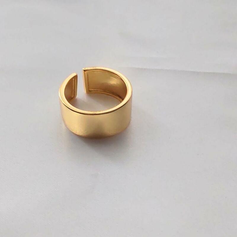 #103　シンプル　太めリング　ゴールド　フリーサイズ　韓国　指輪　匿名配送
