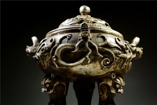 細工白銅製 雙龍紋蓋 龍取手高彫三足香炉 宣徳年製在銘 開運置物 上質 高17cm 1.69kg