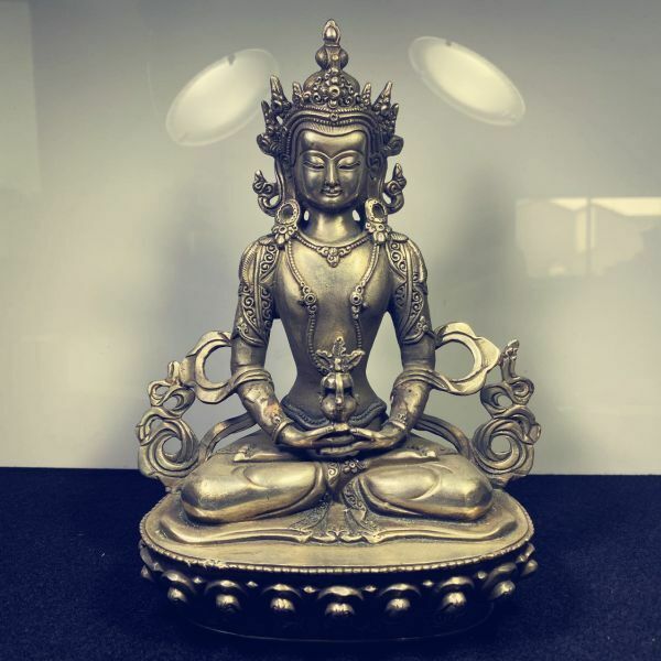 白銅細工 チベット密教 阿弥陀如来座像高彫 開運置物 上質 高さ約21.5cm