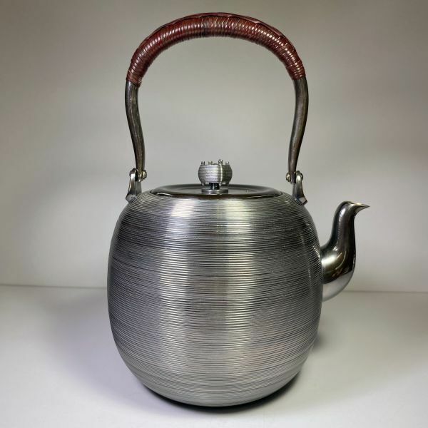 純銀細工 紡錘形 湯沸 煎茶道具 桐箱付 銀瓶 高さ約19.5cm