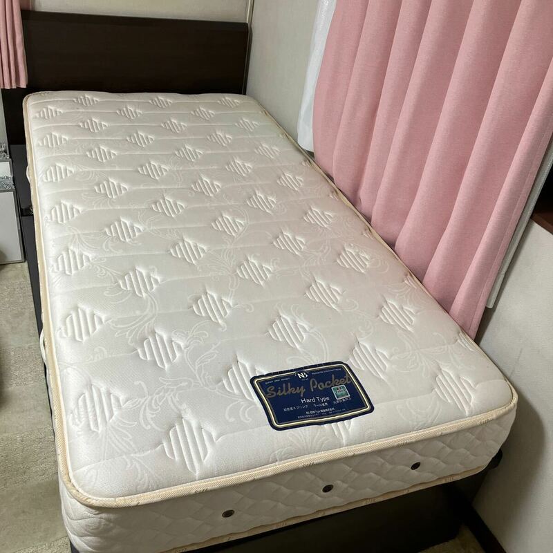 販売価格187,000円 日本ベッド シングル N3 シルキーポケット ハードタイプ ほぼ未使用品　ガッハッチ式ベッドフレーム付