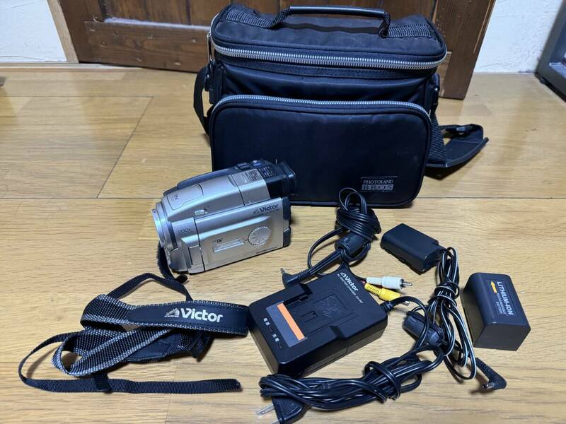 Victor ビクター デジタルビデオカメラ GR-DVL700 MiniDV 通電のみ ジャンク品