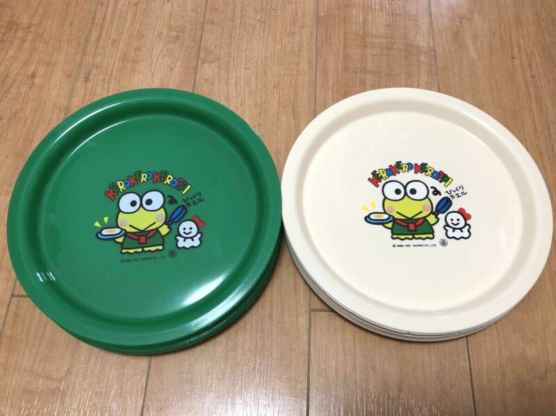 美品 けろけろけろっぴ お皿 食器 プラスチック 白 緑 20枚セット サンリオ レトロ 昭和 キャラクター カエル