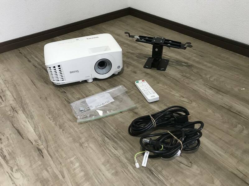 ID5290: 【ランプ使用94H】 BENQ プロジェクター MW550 HDMI USB PC対応 WXGA スタンダードモデル 美品 高輝度 一式 DLP 神奈川県相模原市