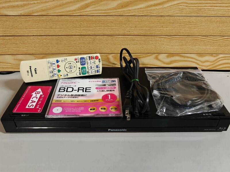 徹底整備 動作確認★500GB★13年★Panasonic★HDD/BDレコーダー★DMR-BRT250★リモコン、HDMI、電源ケーブル付（2211）