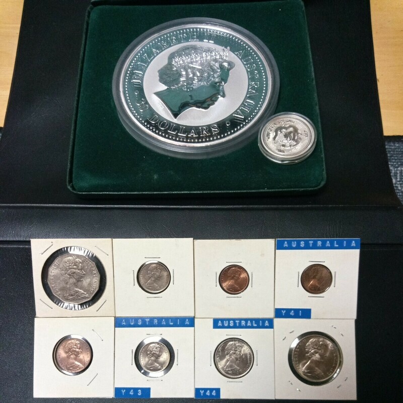 オーストラリア2000年１キロ銀貨.1/2オンス銀貨と硬貨