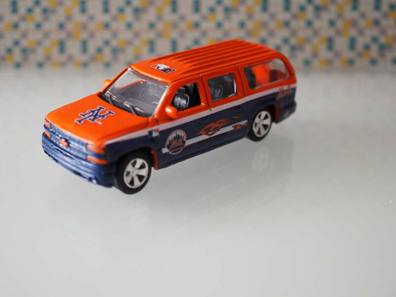 【シボレー】サバーバン ニューヨーク メッツ CHEVROLET SUBURBAN NY Mets diecast mini car 